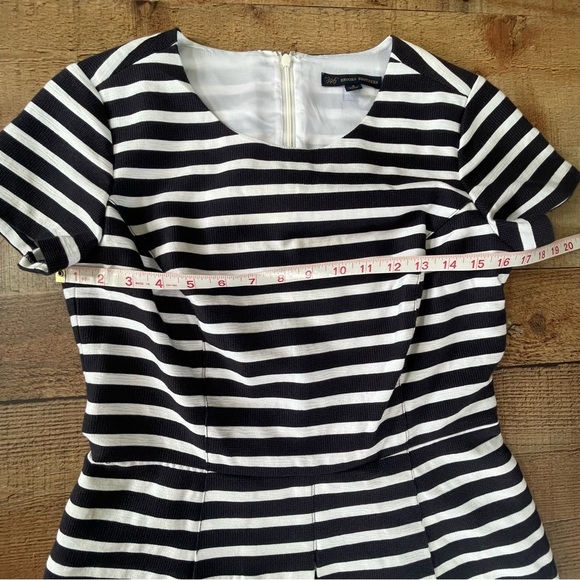 346 Brooks Brothers A Line Round Neck Short Sleeve Dress Sz 4 Blue White Stripe - Picture 9 of 10